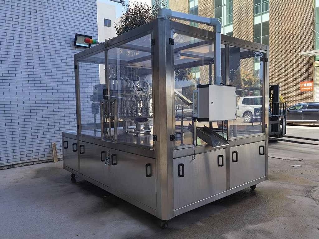 1759212793939762.jpg LG-620 斜嘴袋灌装旋盖机.jpg